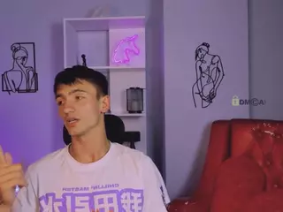 tobi-yours's Live Sex Cam Show