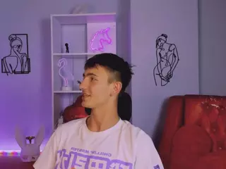 tobi-yours's Live Sex Cam Show
