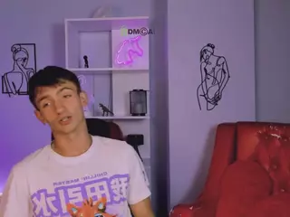 tobi-yours's Live Sex Cam Show