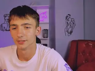 tobi-yours's Live Sex Cam Show