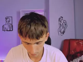 tobi-yours's Live Sex Cam Show