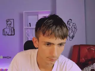 tobi-yours's Live Sex Cam Show