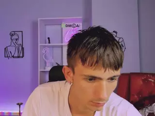 tobi-yours's Live Sex Cam Show