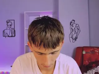 tobi-yours's Live Sex Cam Show