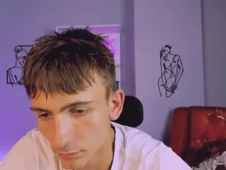 tobi-yours's Live Sex Cam Show