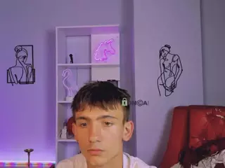 tobi-yours's Live Sex Cam Show
