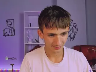 tobi-yours's Live Sex Cam Show