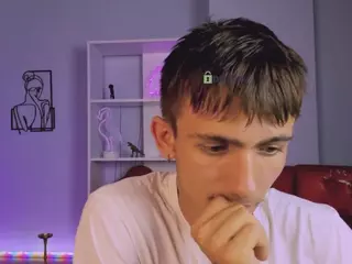 tobi-yours's Live Sex Cam Show