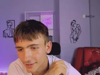 tobi-yours's Live Sex Cam Show