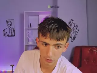 tobi-yours's Live Sex Cam Show
