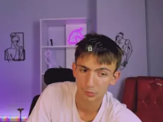 tobi-yours's Live Sex Cam Show