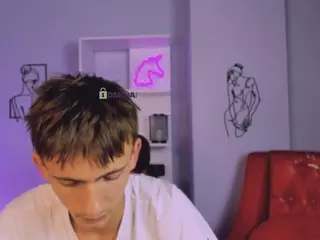 tobi-yours's Live Sex Cam Show