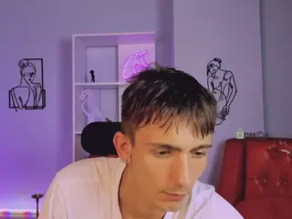 tobi-yours's Live Sex Cam Show