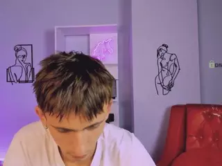 tobi-yours's Live Sex Cam Show