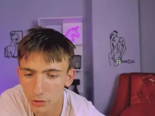 tobi-yours's Live Sex Cam Show