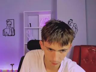 tobi-yours's Live Sex Cam Show