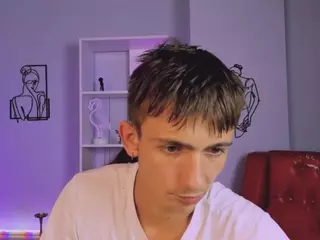 tobi-yours's Live Sex Cam Show