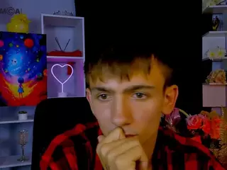tobi-yours's Live Sex Cam Show