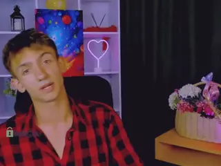 tobi-yours's Live Sex Cam Show