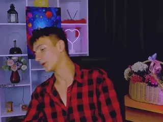 tobi-yours's Live Sex Cam Show