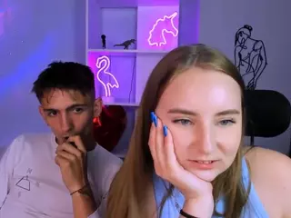 tobi-yours's Live Sex Cam Show