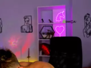 tobi-yours's Live Sex Cam Show