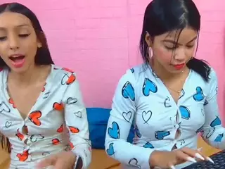Antonella and my sexy friends's Live Sex Cam Show