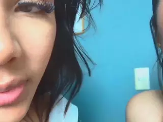 Antonella and my sexy friends's Live Sex Cam Show