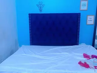 bigtitss-milf's Live Sex Cam Show