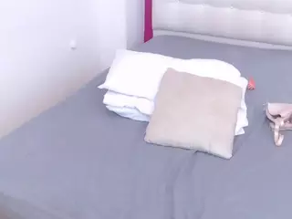 bigtitss-milf's Live Sex Cam Show
