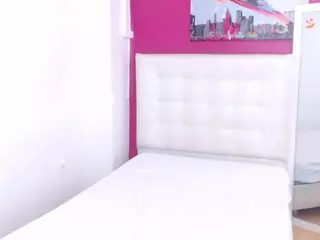 bigtitss-milf's Live Sex Cam Show