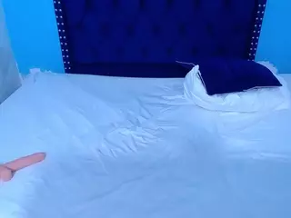 bigtitss-milf's Live Sex Cam Show