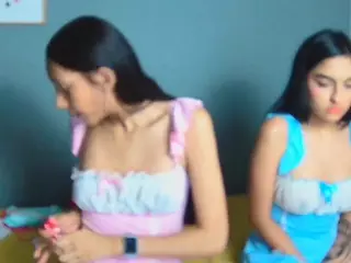 Brenda and my sexy friends's Live Sex Cam Show