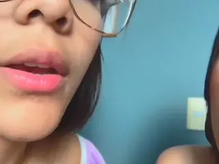 Brenda and my sexy friends's Live Sex Cam Show
