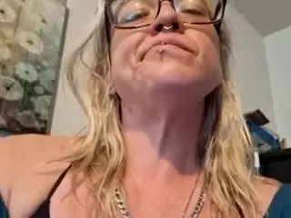 bunnyb831138's Live Sex Cam Show