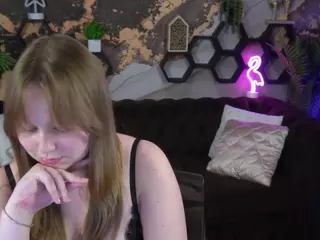 CrystallPaws's Live Sex Cam Show