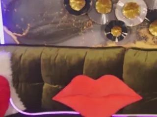 CrystallPaws's Live Sex Cam Show