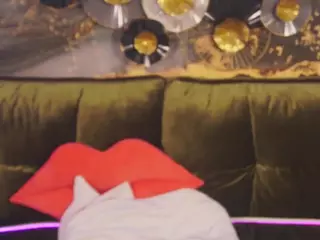 CrystallPaws's Live Sex Cam Show