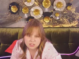 CrystallPaws's Live Sex Cam Show