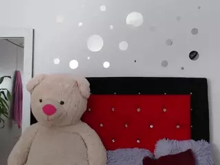 dulcesky12's Live Sex Cam Show
