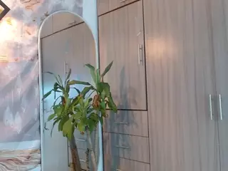 dulcesky12's Live Sex Cam Show