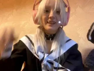 EdithaFort's Live Sex Cam Show
