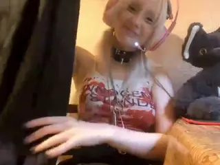 EdithaFort's Live Sex Cam Show