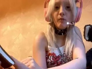 EdithaFort's Live Sex Cam Show