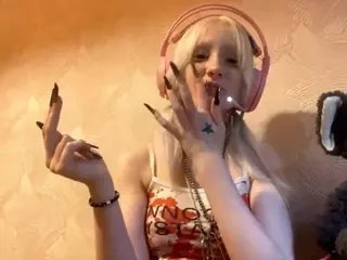 EdithaFort's Live Sex Cam Show