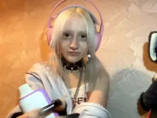 EdithaFort's Live Sex Cam Show