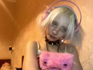 EdithaFort's Live Sex Cam Show