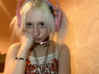 EdithaFort's Live Sex Cam Show