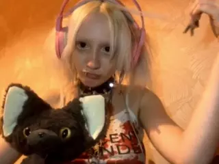 EdithaFort's Live Sex Cam Show