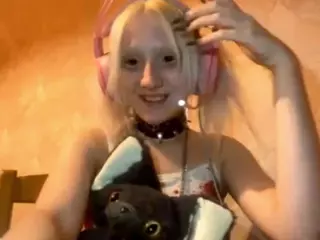 EdithaFort's Live Sex Cam Show